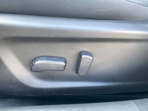 Used 2025 Nissan Altima 2.5 SV FWD image 10
