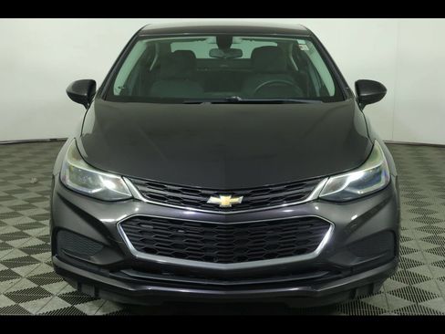 Used 2017 Chevrolet Cruze LT FWD image 13