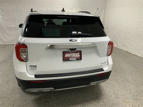 Used 2024 Ford Explorer XLT w/ Equipment Group 202A image 7