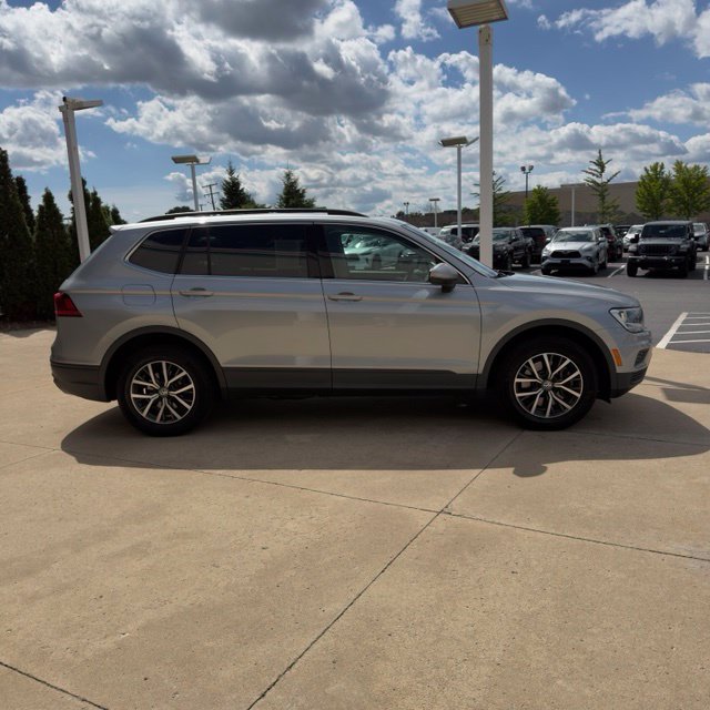 Used 2019 Volkswagen Tiguan SE w/ Panoramic Sunroof Package AWD/4WD image 7