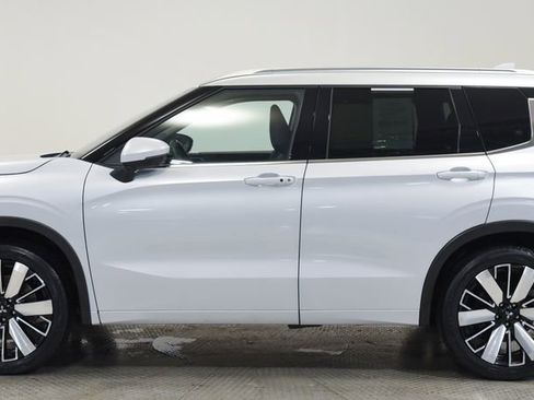 Used 2025 Mitsubishi Outlander SEL AWD/4WD image 6
