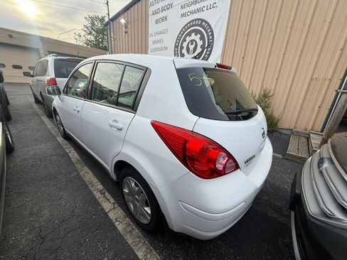 Used 2011 Nissan Versa 1.8 S w/ Plus Pkg FWD image 3