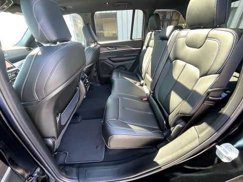 New 2025 Jeep Grand Cherokee Limited image 28