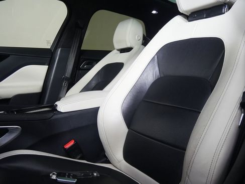 Used 2019 Jaguar F-PACE S image 11