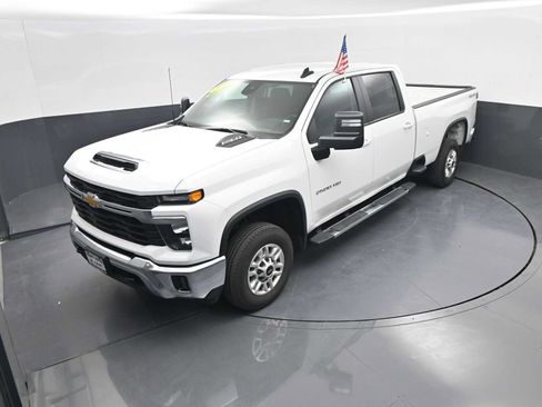 Used 2025 Chevrolet Silverado 2500 LT w/ Convenience Package AWD/4WD image 26