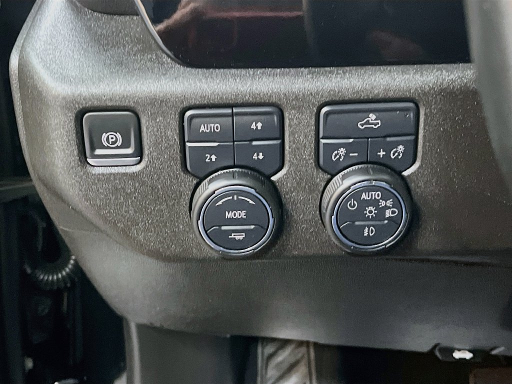 Used 2024 Chevrolet Silverado 1500 RST w/ Redline Edition AWD/4WD image 10