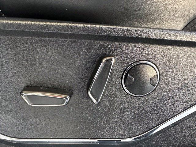 Used 2023 Ford F150 Lightning Platinum AWD/4WD image 34