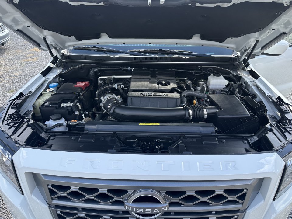 Used 2024 Nissan Frontier SL AWD/4WD image 23