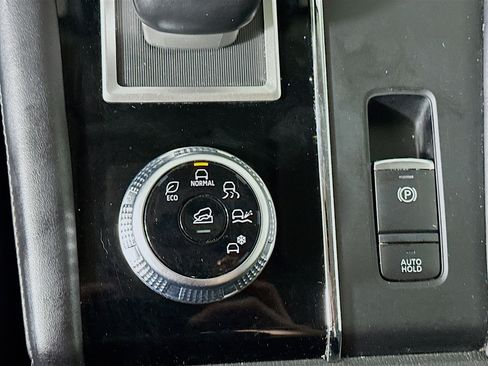 Used 2024 Mitsubishi Outlander SE image 26