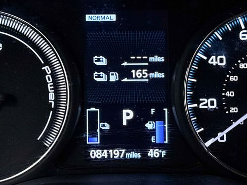 Used 2018 Mitsubishi Outlander SEL image 32