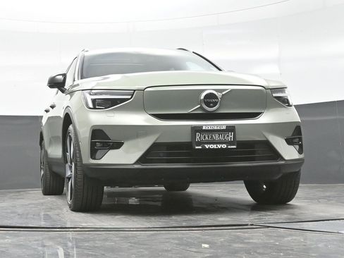 Used 2023 Volvo XC40 Recharge Ultimate w/ Protection Package Premier image 18