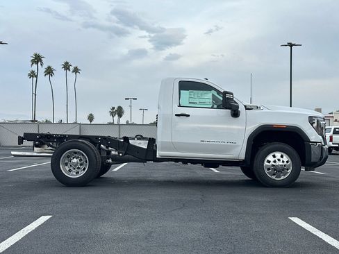 New 2025 GMC Sierra 3500 Pro w/ Convenience Package AWD/4WD image 3