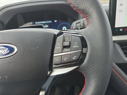 Used 2025 Ford Explorer ST image 22