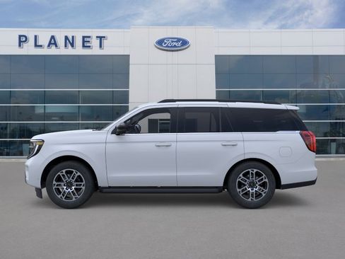 New 2026 Ford Expedition Active RWD image 3