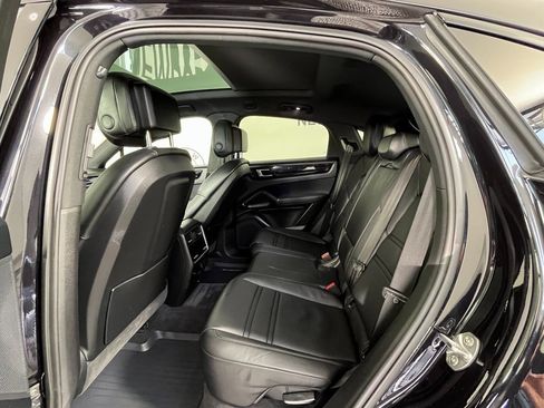Used 2020 Porsche Cayenne S image 22