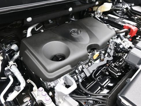 Used 2025 Toyota RAV4 LE image 20