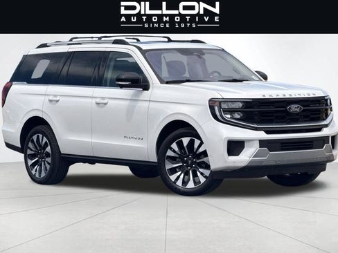 Used 2025 Ford Expedition Platinum w/ Driver's Package AWD/4WD image 2
