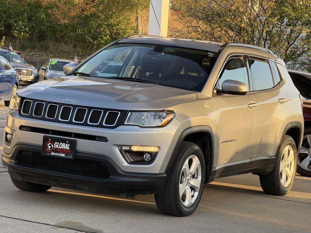 Used 2021 Jeep Compass Latitude w/ Convenience Group AWD/4WD image 3