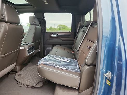 New 2026 GMC Sierra 2500 Denali w/ Denali Reserve Package AWD/4WD image 6