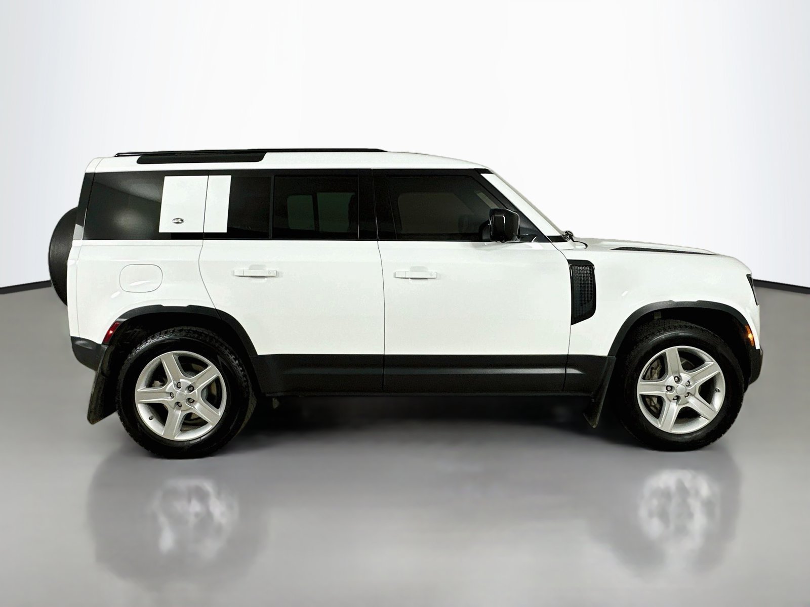 Used 2020 Land Rover Defender 110 SE AWD/4WD image 4