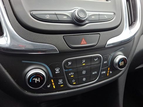 Used 2019 Chevrolet Equinox LT image 14