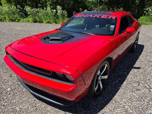 Used 2014 Dodge Challenger R/T RWD image 1
