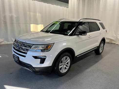 Used 2018 Ford Explorer XLT w/ Equipment Group 202A AWD/4WD image 1