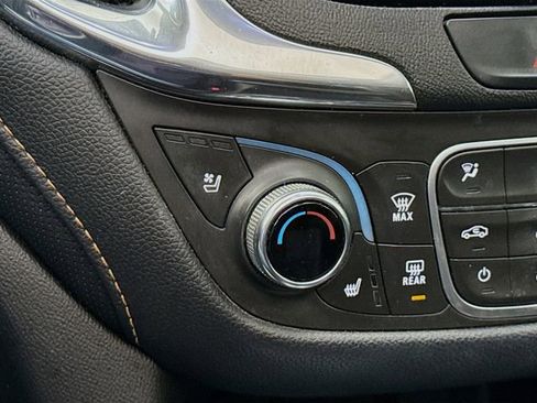 Used 2020 Chevrolet Equinox Premier image 23