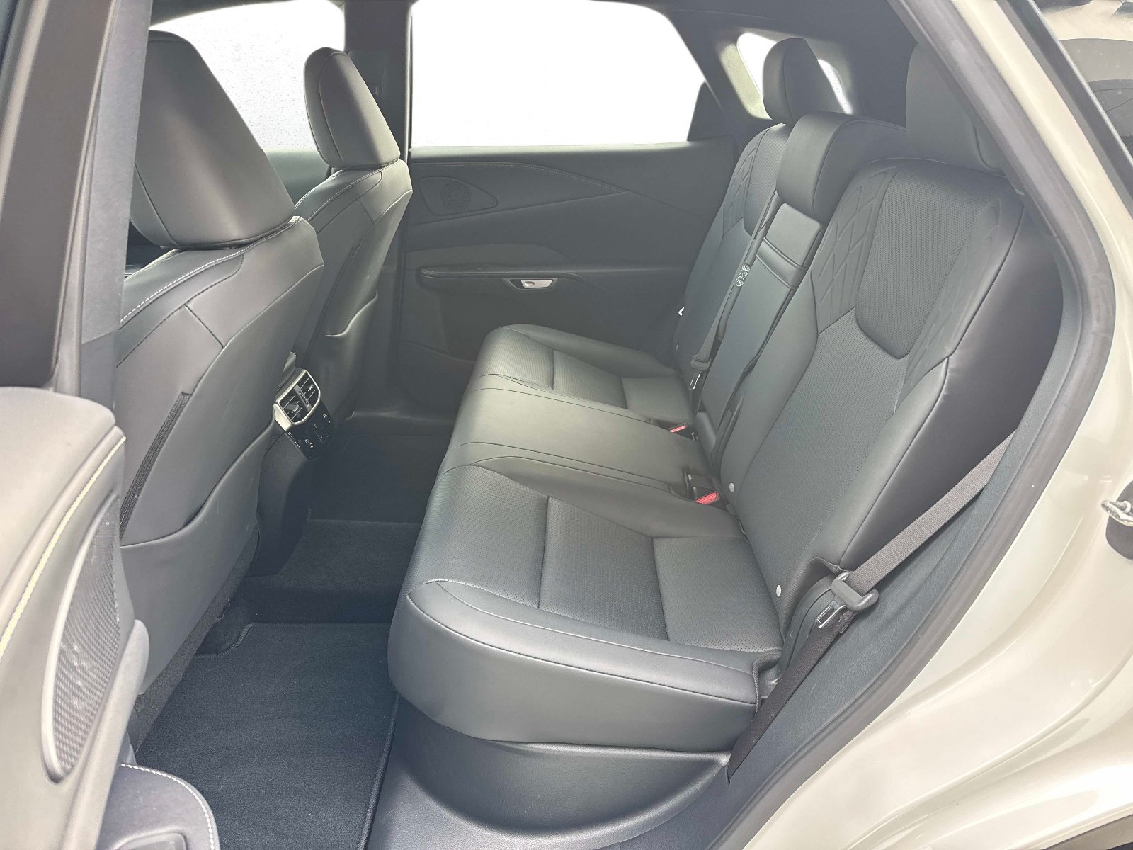 Used 2025 Lexus RX 350 Premium w/ Accessory Package (Z1) FWD image 14