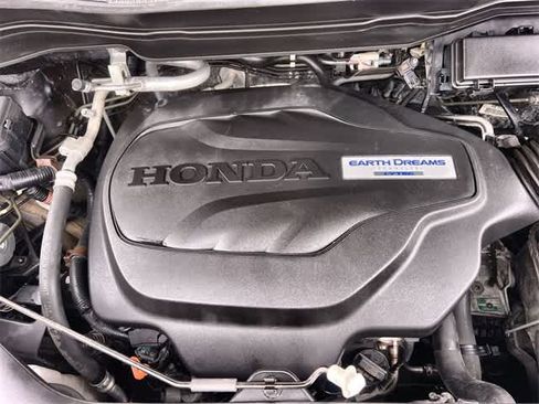 Certified 2019 Honda Pilot Touring image 10