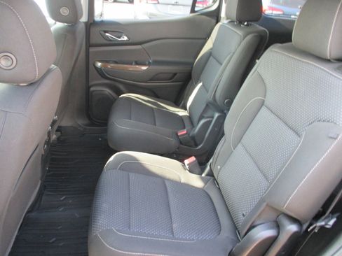 Used 2023 GMC Acadia SLE w/ Driver Convenience Package AWD/4WD image 12