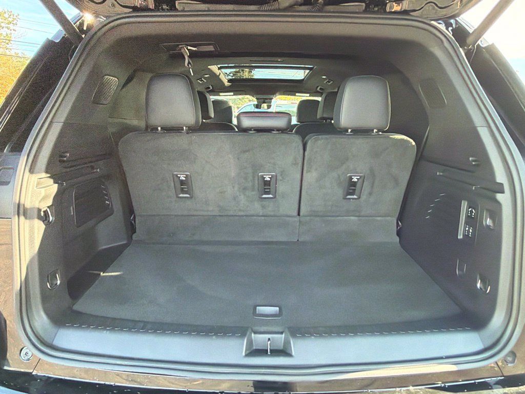 Used 2024 Chevrolet Traverse RS w/ LPO, Floor Liner Package AWD/4WD image 38