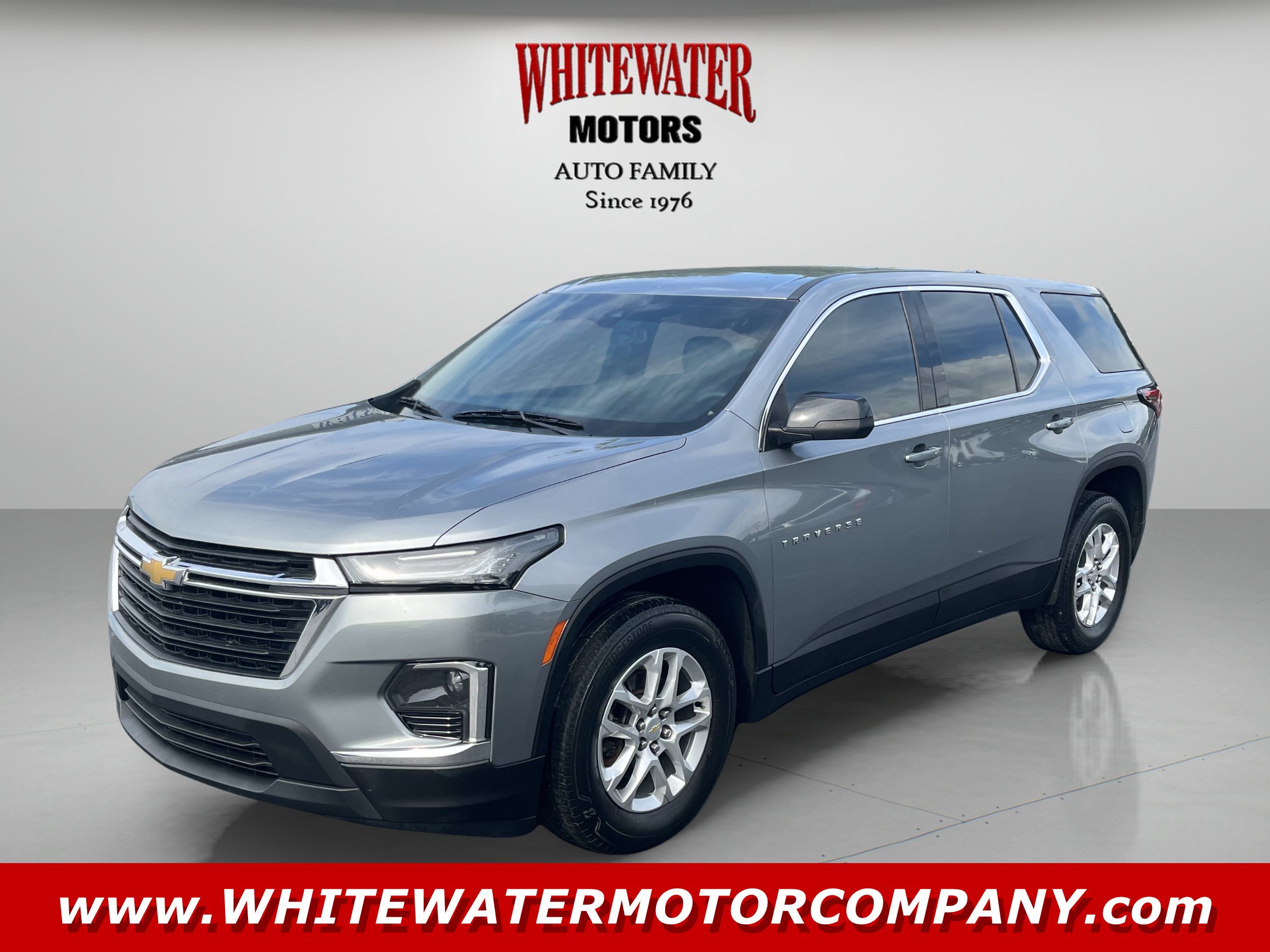 Used 2023 Chevrolet Traverse LS FWD image 1