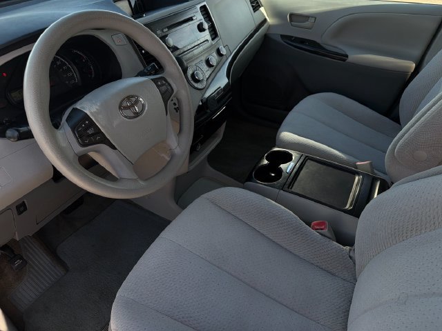 Used 2012 Toyota Sienna LE FWD image 12