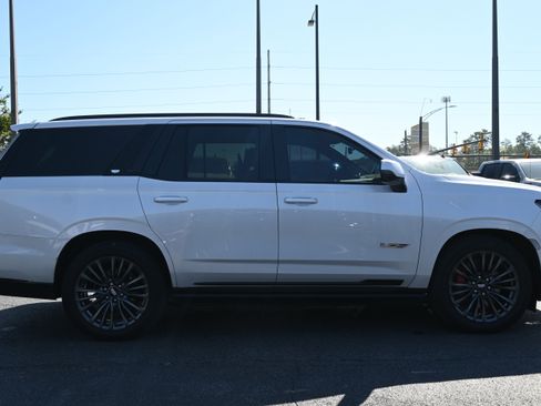 Used 2023 Cadillac Escalade V image 16