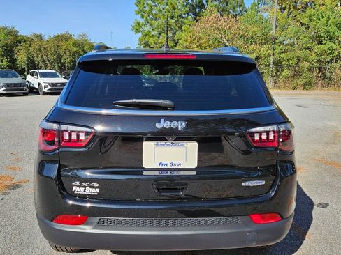 New 2026 Jeep Compass Latitude image 11