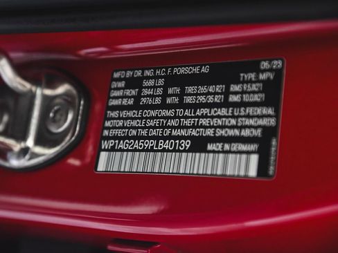Used 2023 Porsche Macan S AWD/4WD image 13