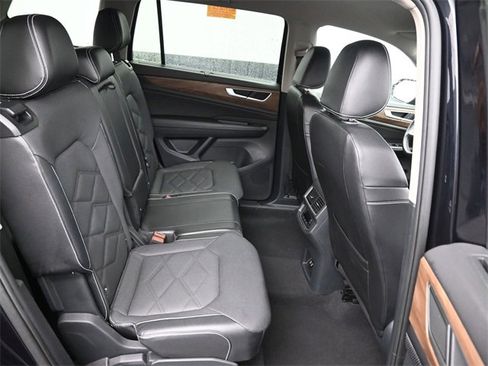 Used 2024 Volkswagen Atlas SE image 8