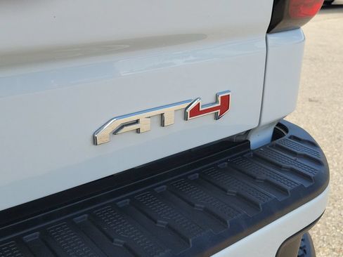 Used 2024 GMC Sierra 1500 AT4 w/ Technology Package AWD/4WD image 8