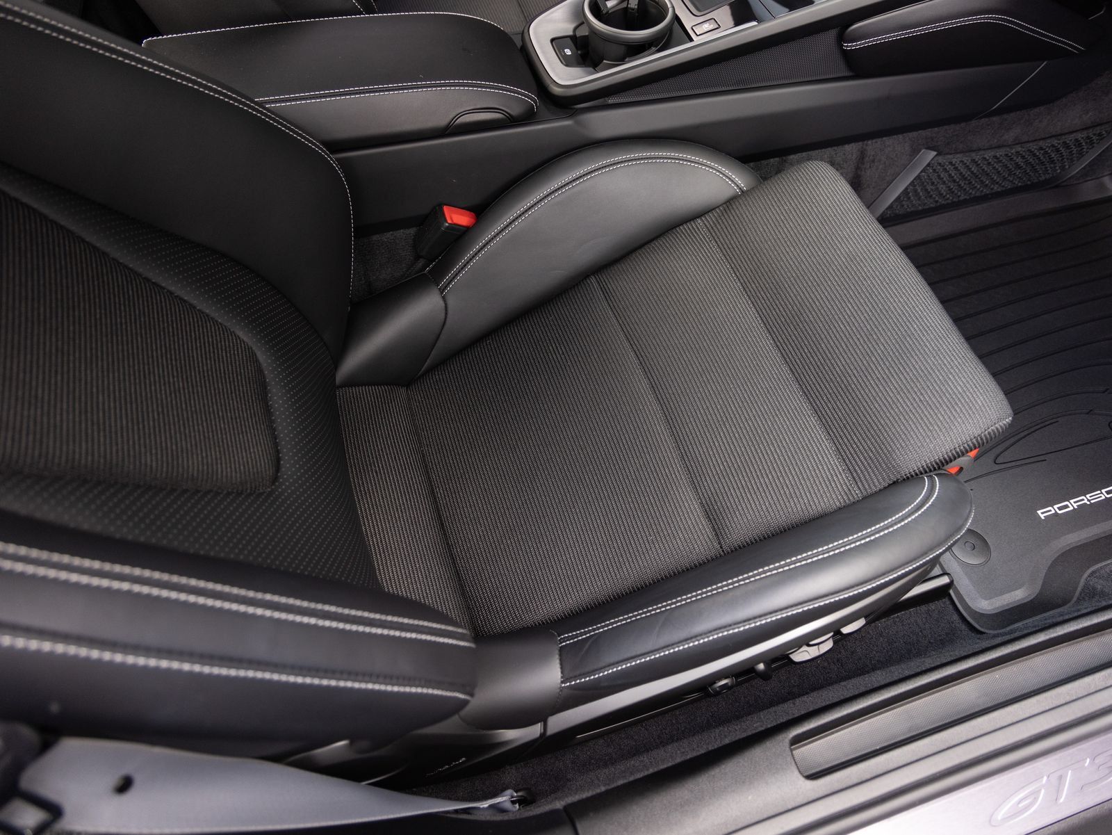 Certified 2022 Porsche 911 GT3 RWD image 32