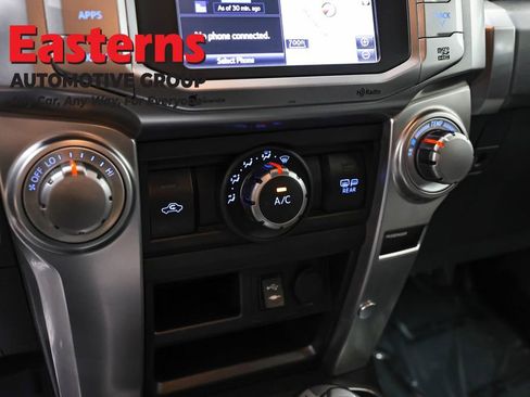 Used 2015 Toyota 4Runner SR5 AWD/4WD image 19