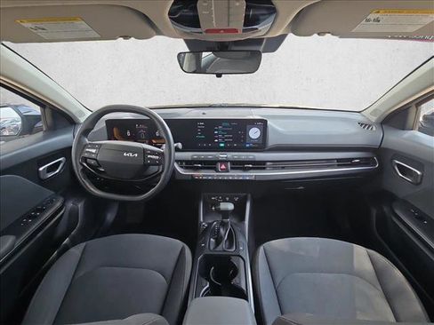 Used 2025 Kia K4 FWD image 16