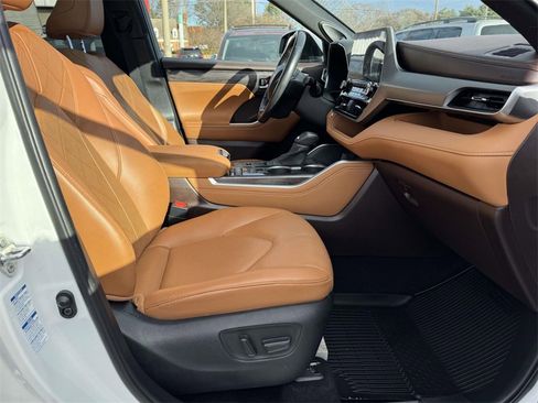 Used 2020 Toyota Highlander Limited Platinum image 14