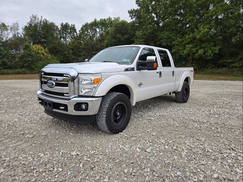 Used 2011 Ford F250 Lariat w/ Chrome Pkg image 1