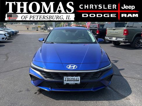Used 2024 Hyundai Elantra SEL FWD image 2