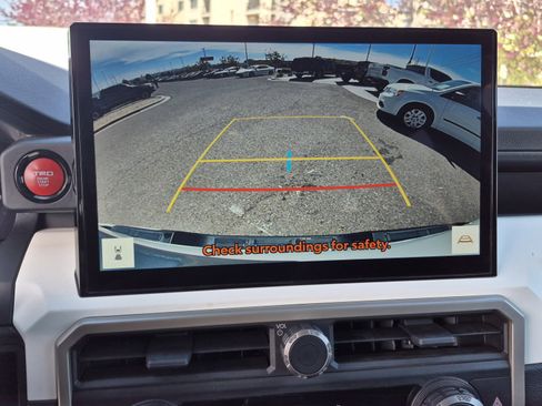 Certified 2024 Toyota Tacoma TRD Off-Road image 31