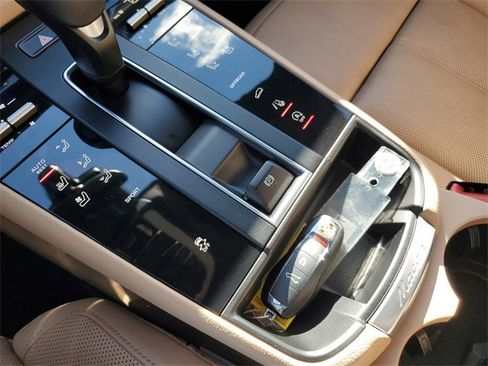 Used 2022 Porsche Macan image 19