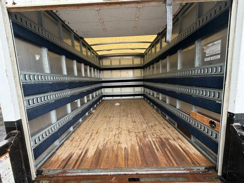 Used 2020 Chevrolet Express 3500 RWD image 12
