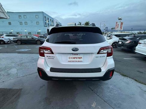 Used 2018 Subaru Outback 2.5i Limited image 4