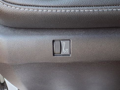 Used 2023 Chevrolet Colorado LT w/ LT Convenience Package image 14